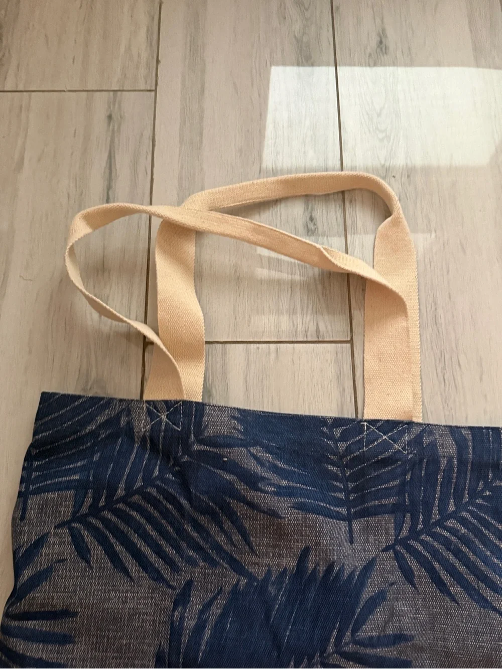 Tommy Bahama Blue Beach Leaves Palm Tote Bag Rolled Handles Beach Travel Clean